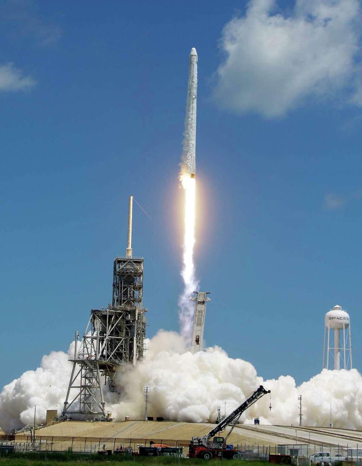 A Falcon 9 SpaceX rocket launches from Kennedy Space Center with 6,400 tons of cargo.