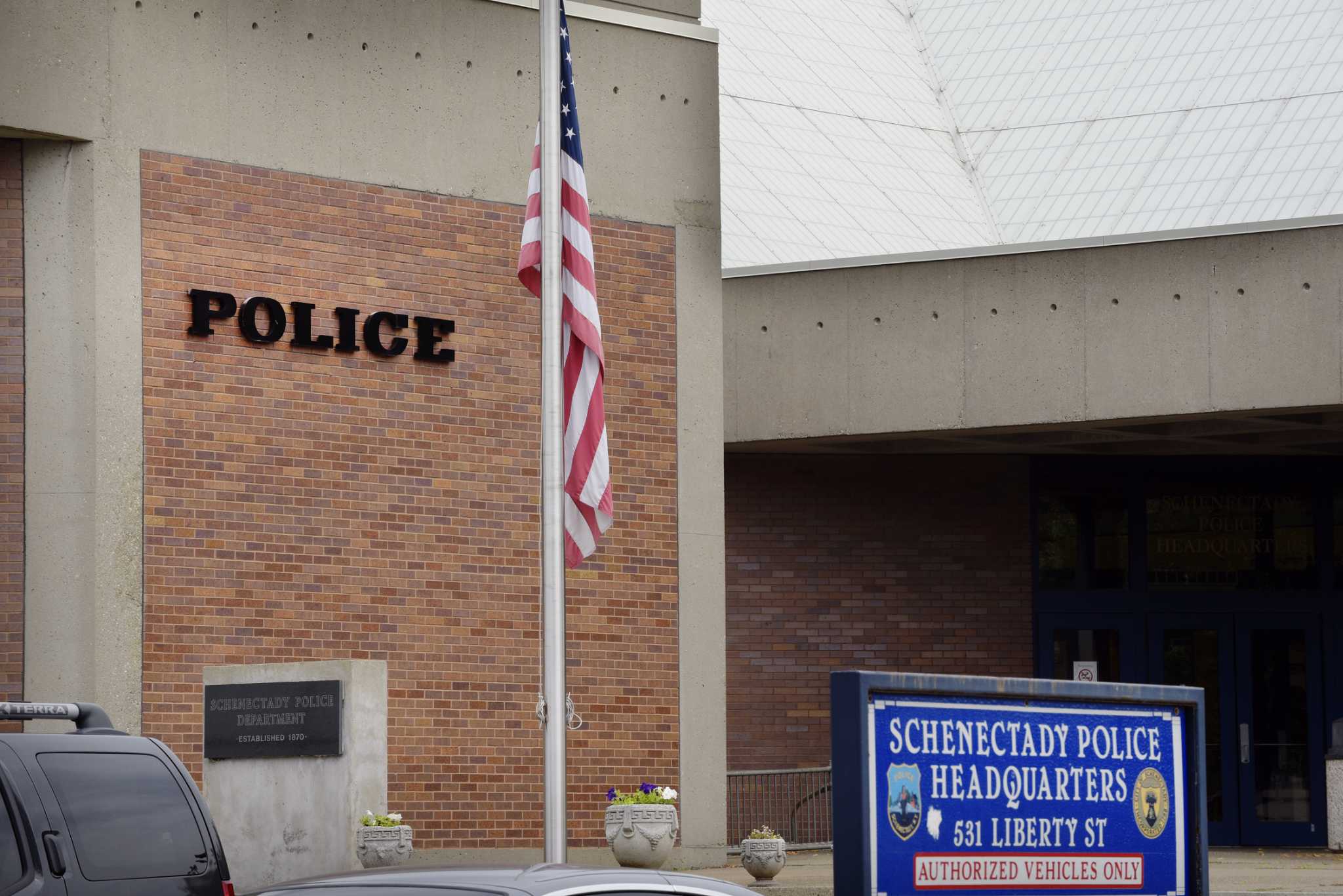 Attorney General's report on fatal shooting of Schenectady man clears officers - Vimarsana News