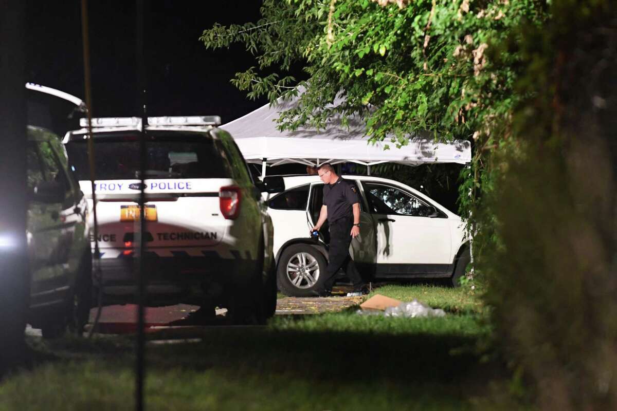 Video captures hectic scene after Troy shooting (warning graphic)