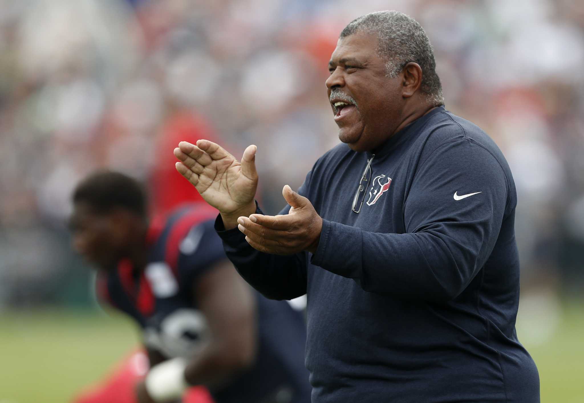 Texans' Romeo Crennel enjoying new role