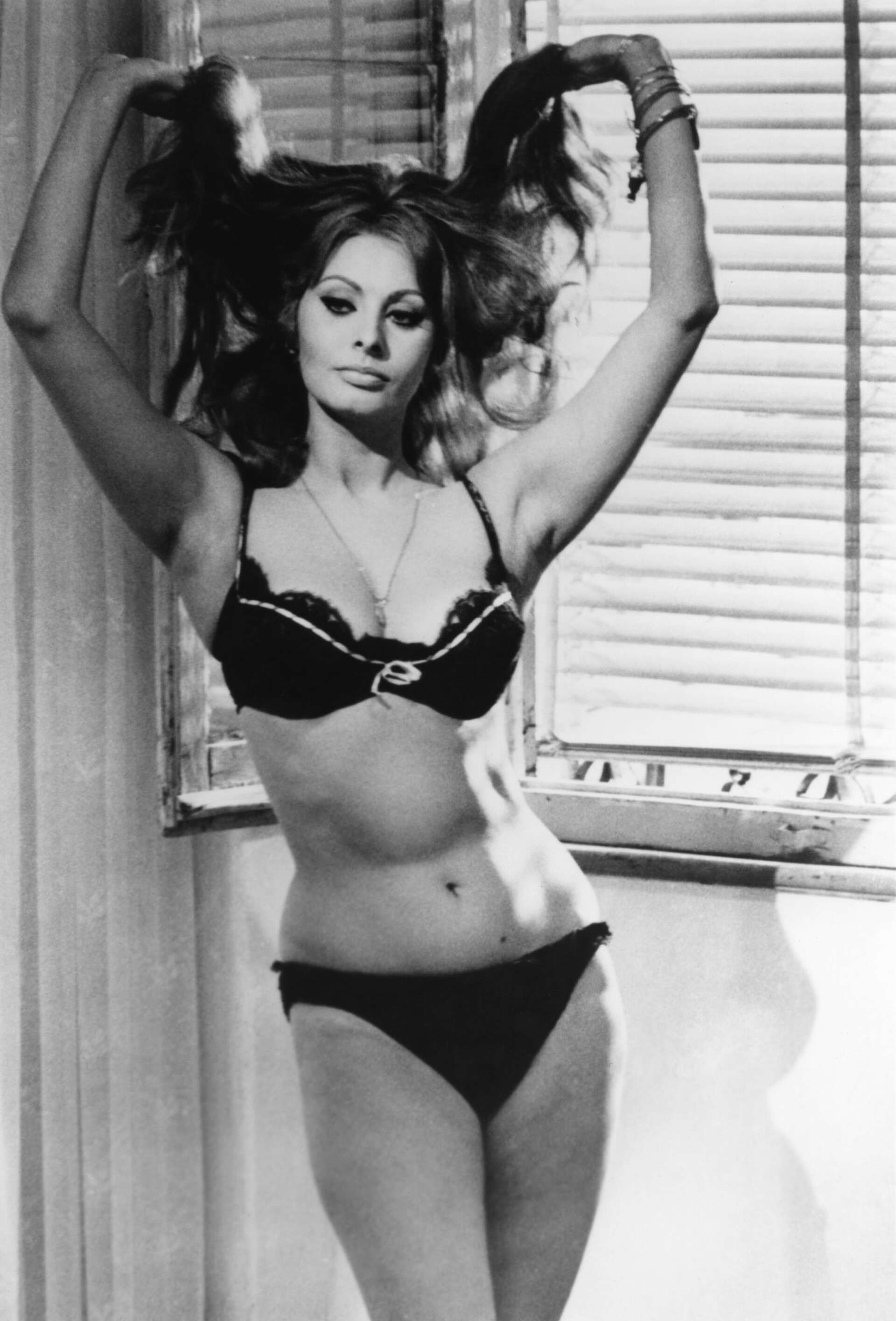 Vintage bombshell Sophia Loren turns 83 years old