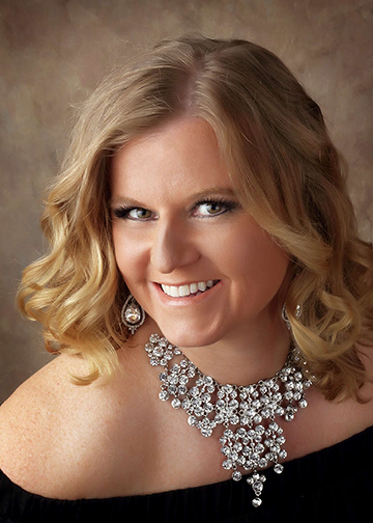 Things to know about Mrs. America Texas 2017 Sonia Segura before she ...