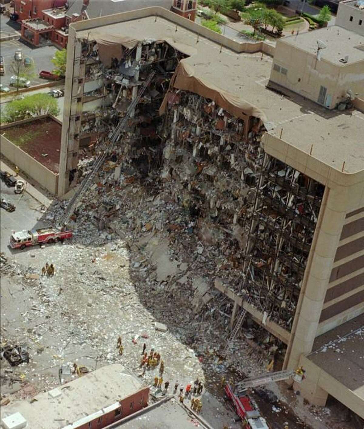 Крокус террак теракт сити сегодня. Теракт в Оклахома-Сити 1995. Взрыв в Оклахома Сити 1995. 19 Апреля 1995 теракт в Оклахома-Сити. Тимоти Маквей Оклахома Сити.
