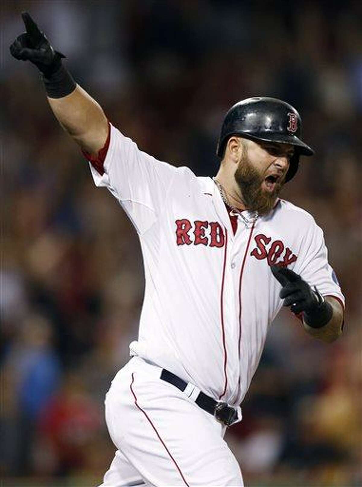 Napoli hits 2 HR and Red Sox beat Yankees 8-7 in 11