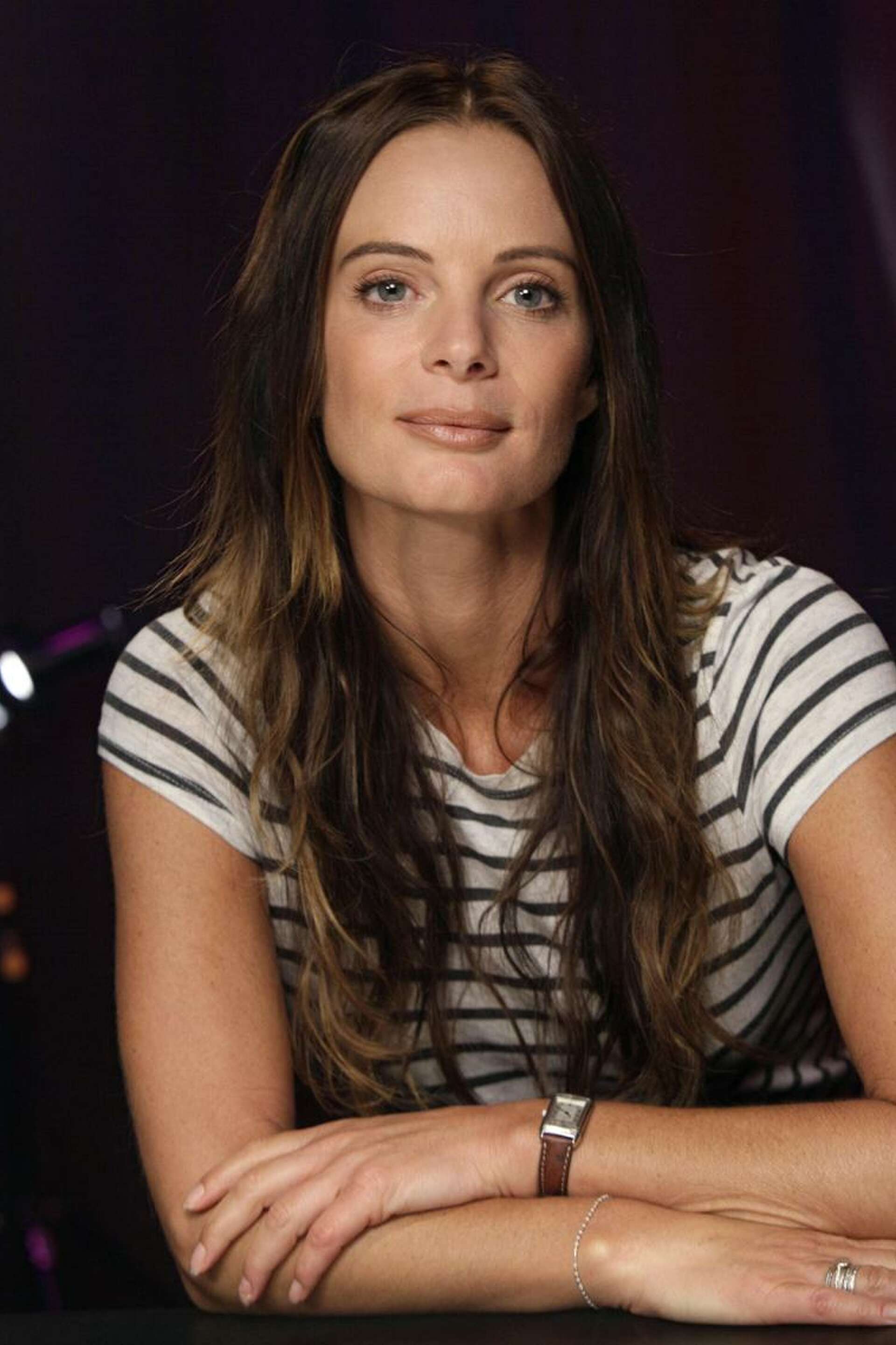 Burn Notice Season Three - DVD Jeffrey Donovan, Bruce Campbell, Gabrie –  Media Mania of Stockbridge, image size:1920x2880