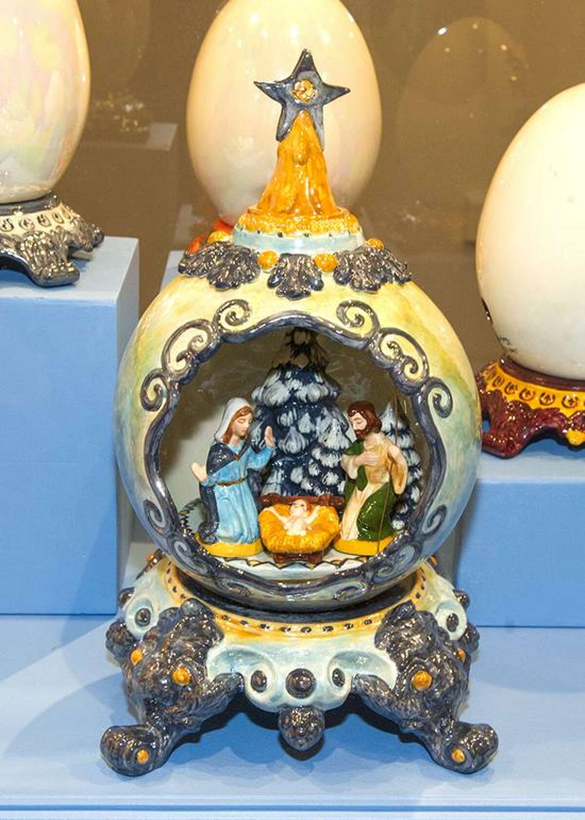 A gift from the Knights of Columbus 'Joyeux Noel Christmas in Canada' at KofC Museum (video)