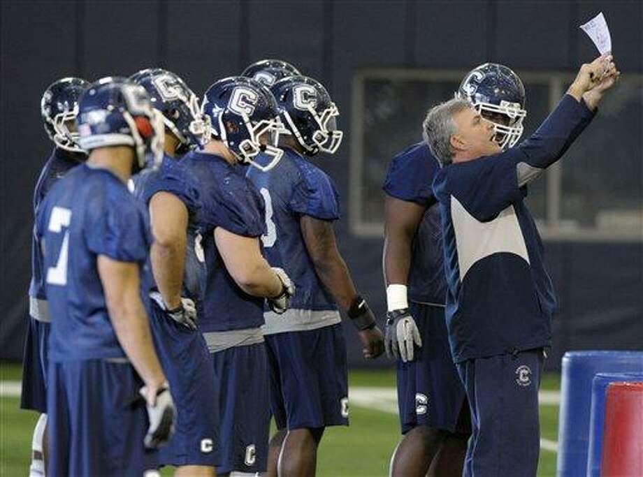 Uconn Football Defensive Coordinator Don Brown Leaving For Boston