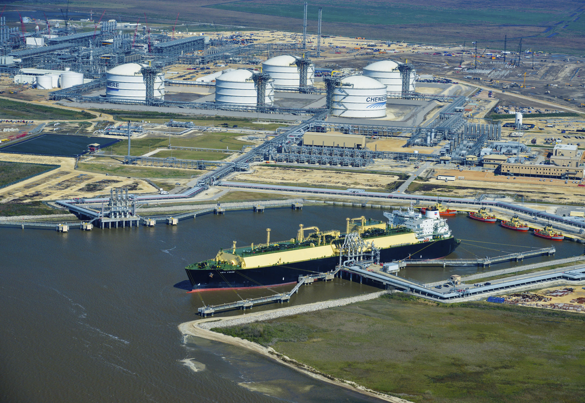 Manufacturers urge Perry to slow LNG exports