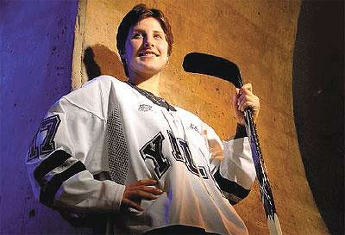 Yale Hockey Player Mandi Schwartz Dies At Age 23 After Long Battle With 