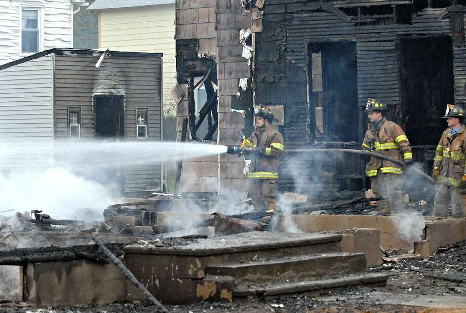 Massive Milford fire displaces 11 residents (video) - New Haven Register