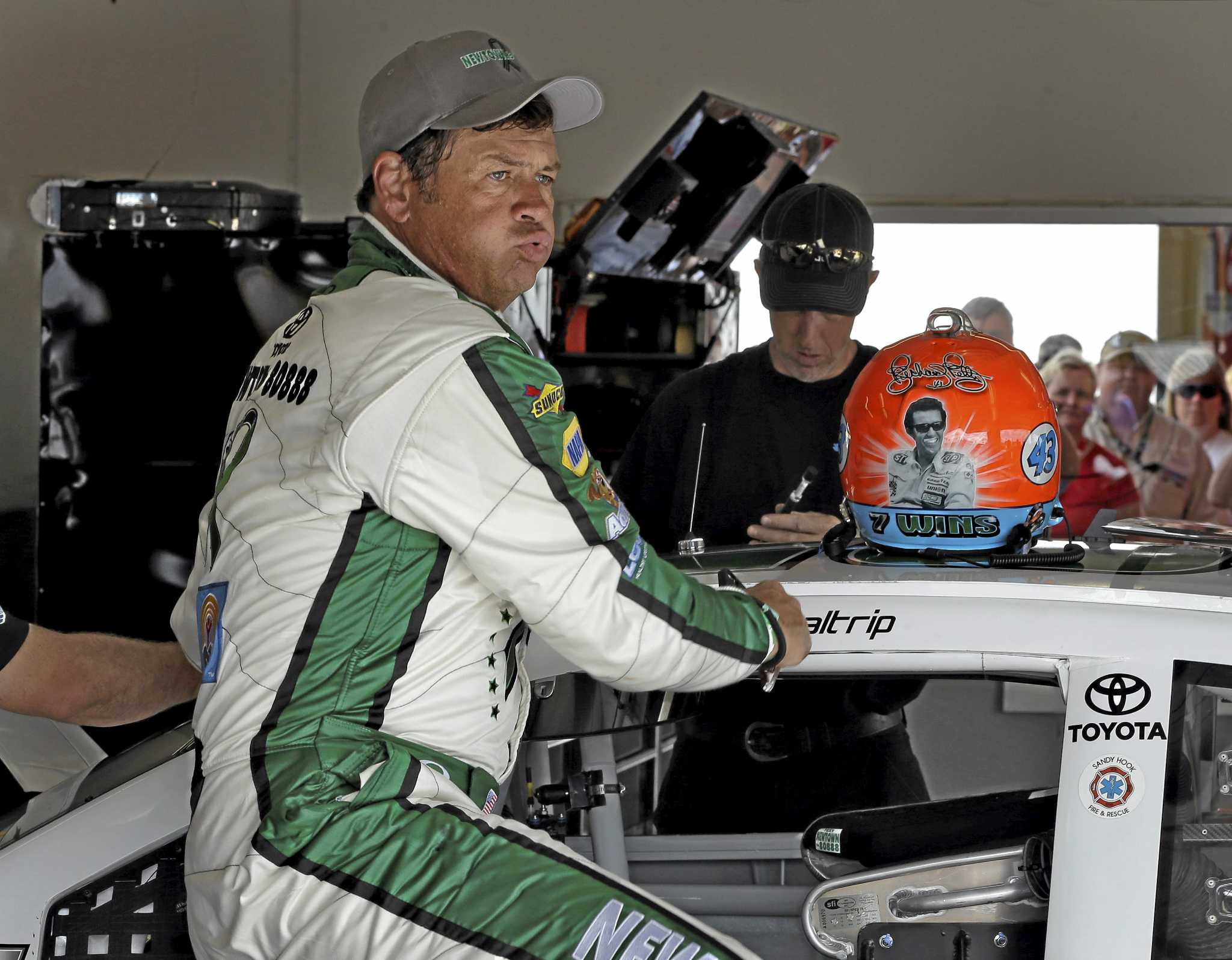 NAPA dropping Michael Waltrip Racing after Richmond scandal