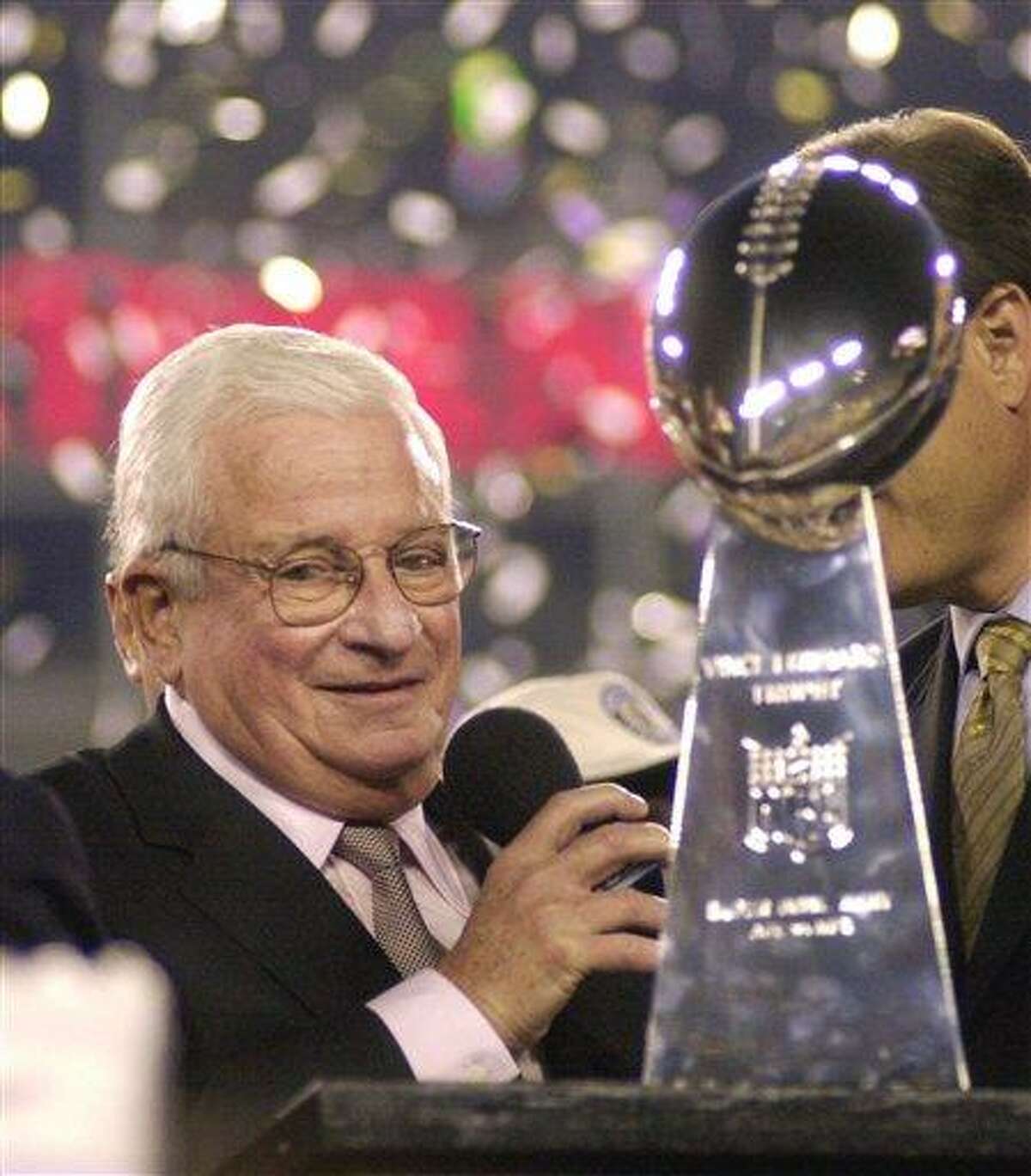 Art Modell, longtime NFL team owner who moved Browns and lived