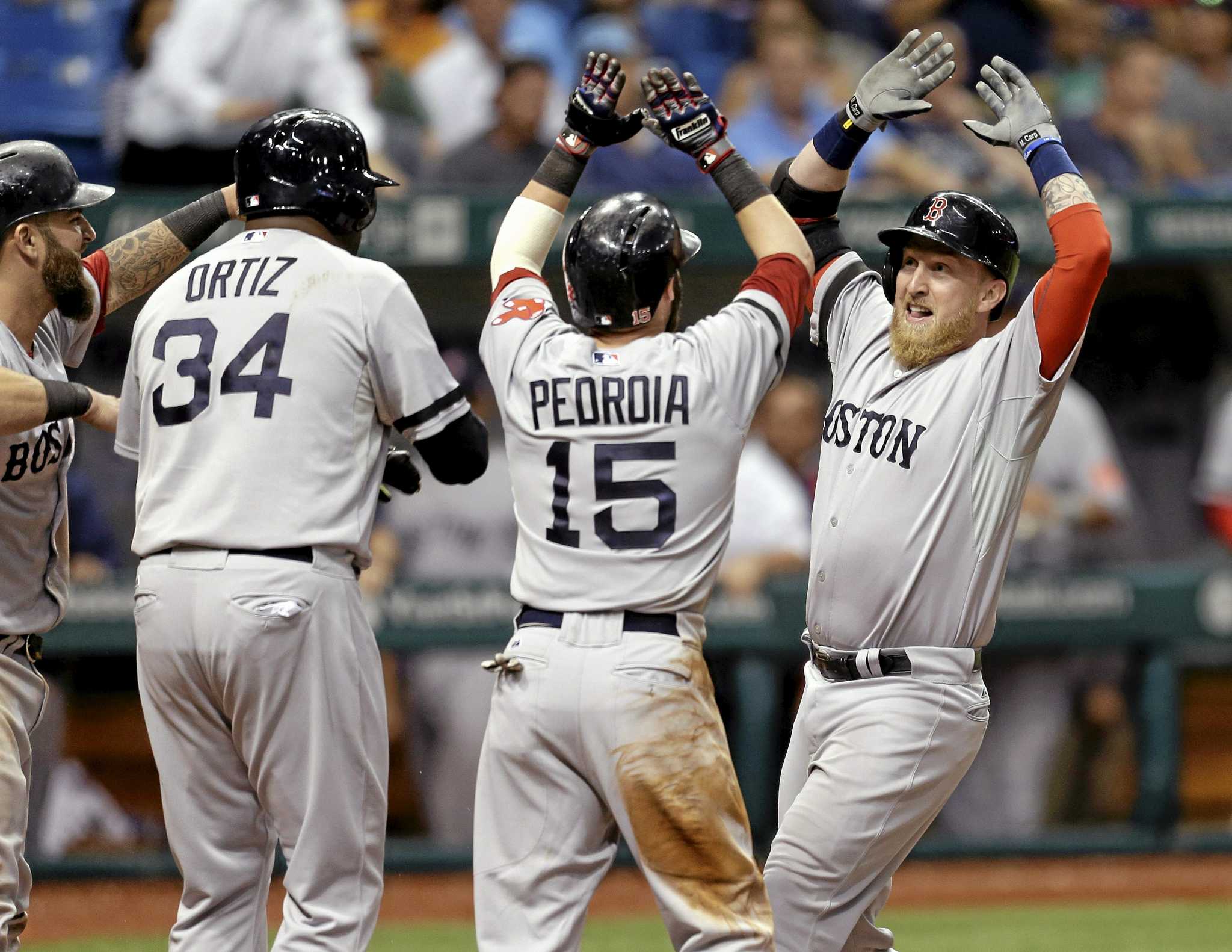 Red Sox take lead on Victorino's grand slam 