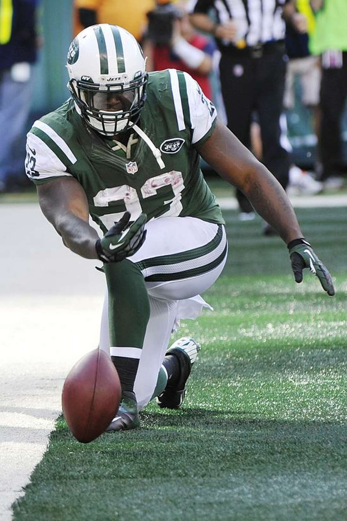 Bilal Powell scores two touchdowns to help New York Jets win on the road, NFL News