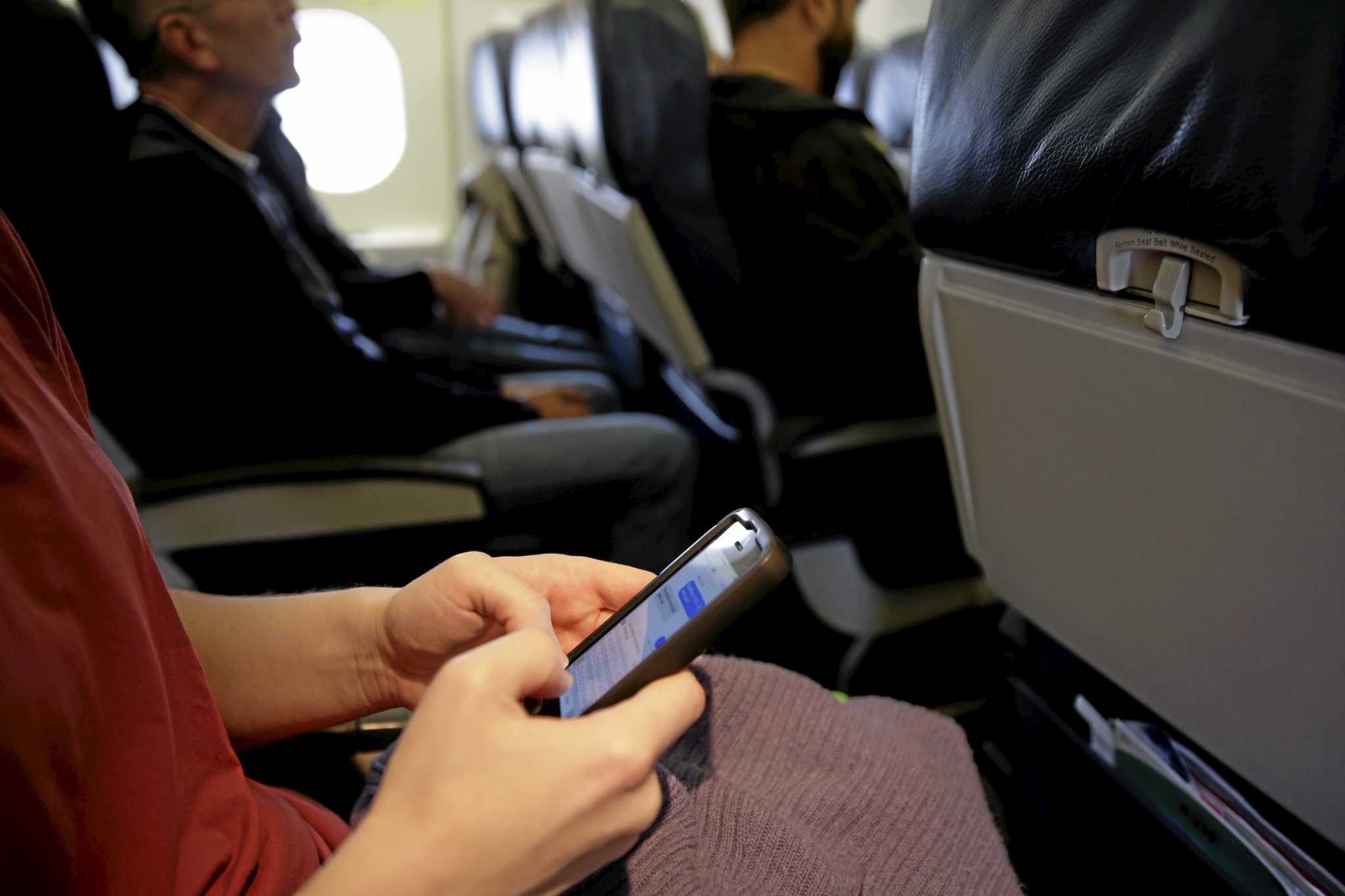 FAA eases rules on electronic devices on planes
