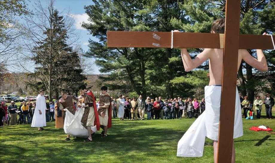 PHOTOS & VIDEO Living Stations of the Cross The Middletown Press