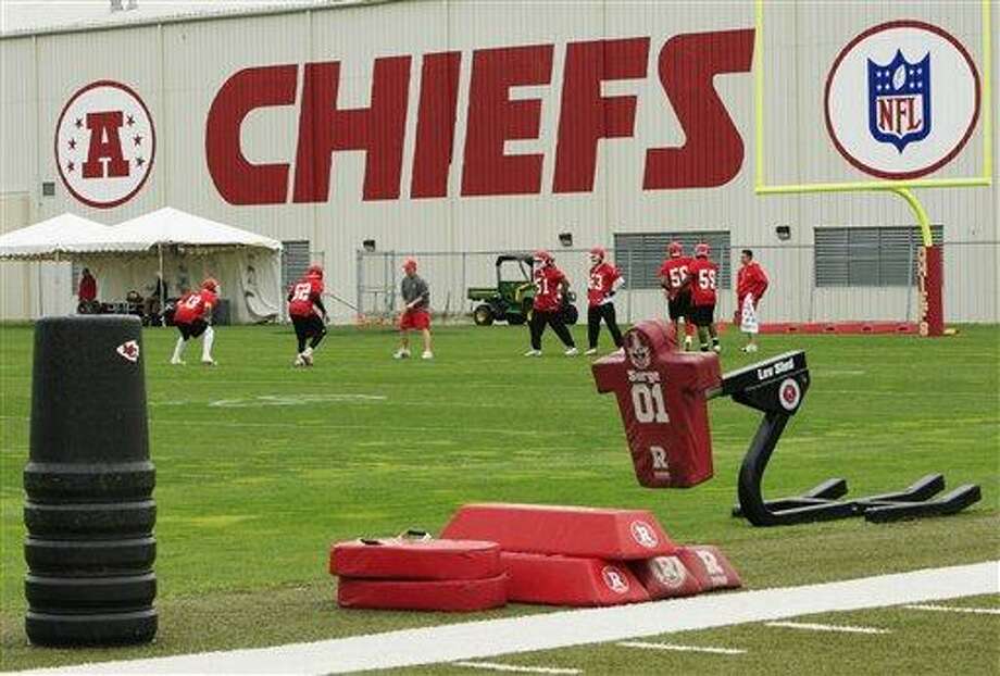 Kansas City Chiefs Belcher Reportedly Kills Girlfriend