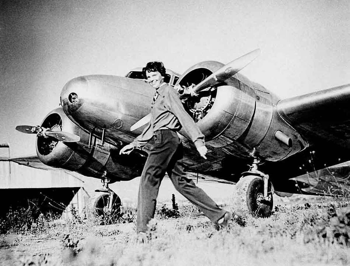 Photos On This Day In 1928 Amelia Earhart Disappears Over The Central