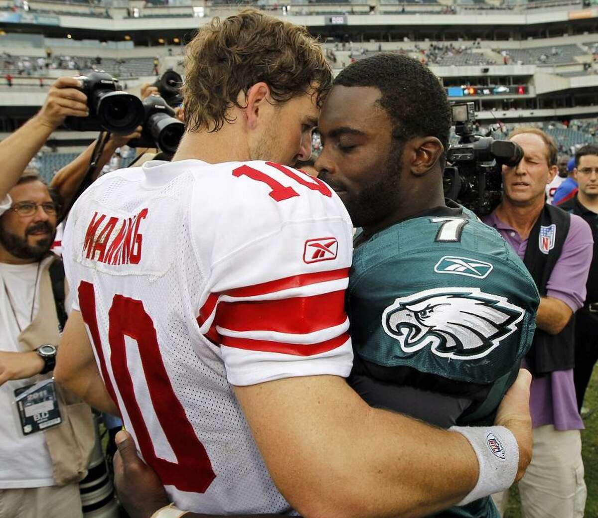 Philadelphia Eagles rally to beat Eli Manning and the New York