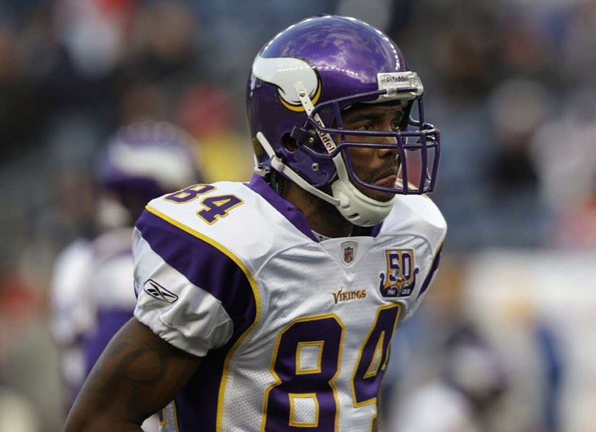 Randy Moss seeks return to NFL