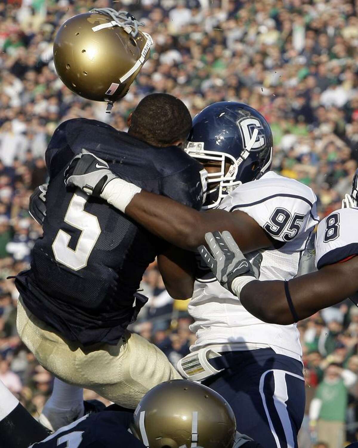 UCONN FOOTBALL: Redshirt to starter, Greg Lloyd named starting middle  linebacker