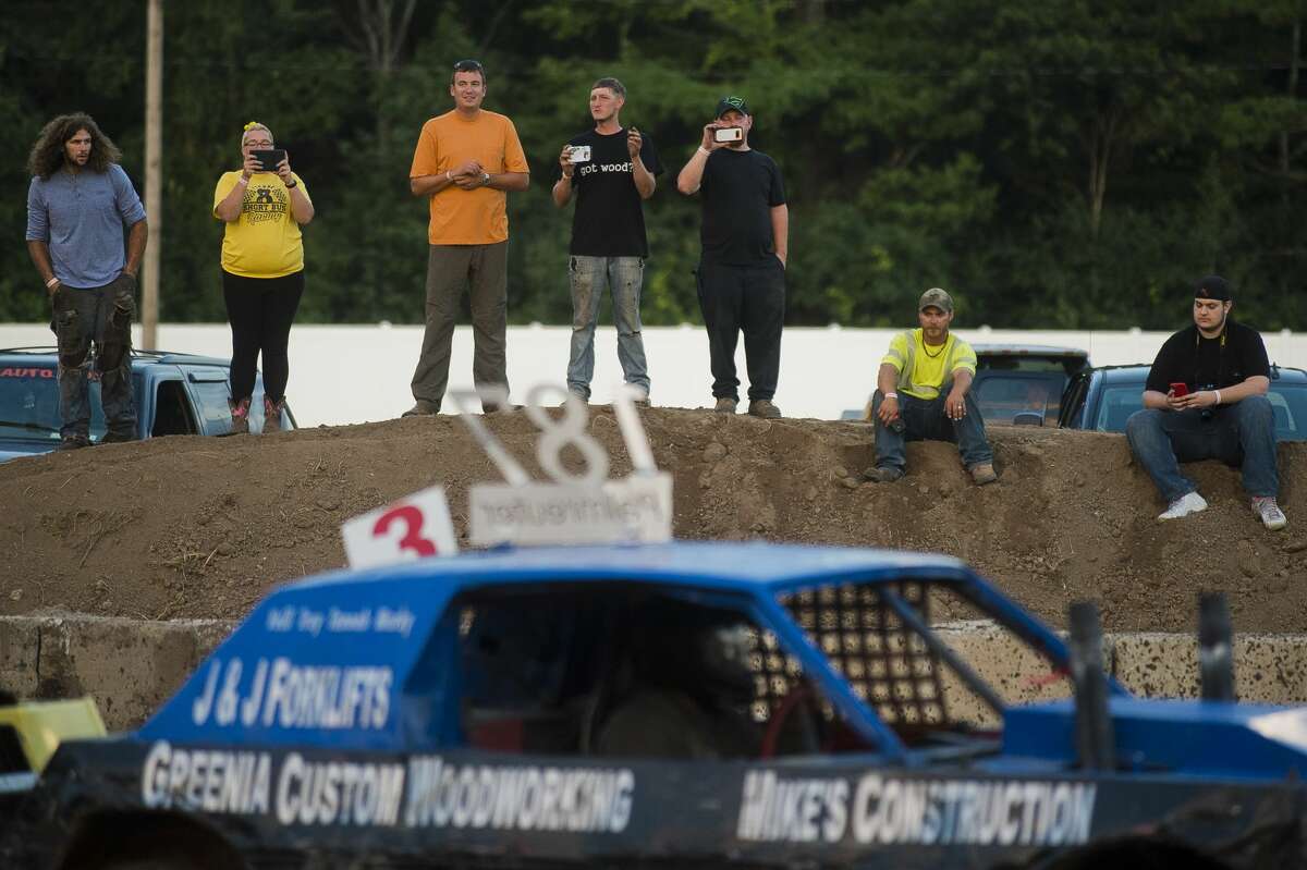 Figure 8 racing near me