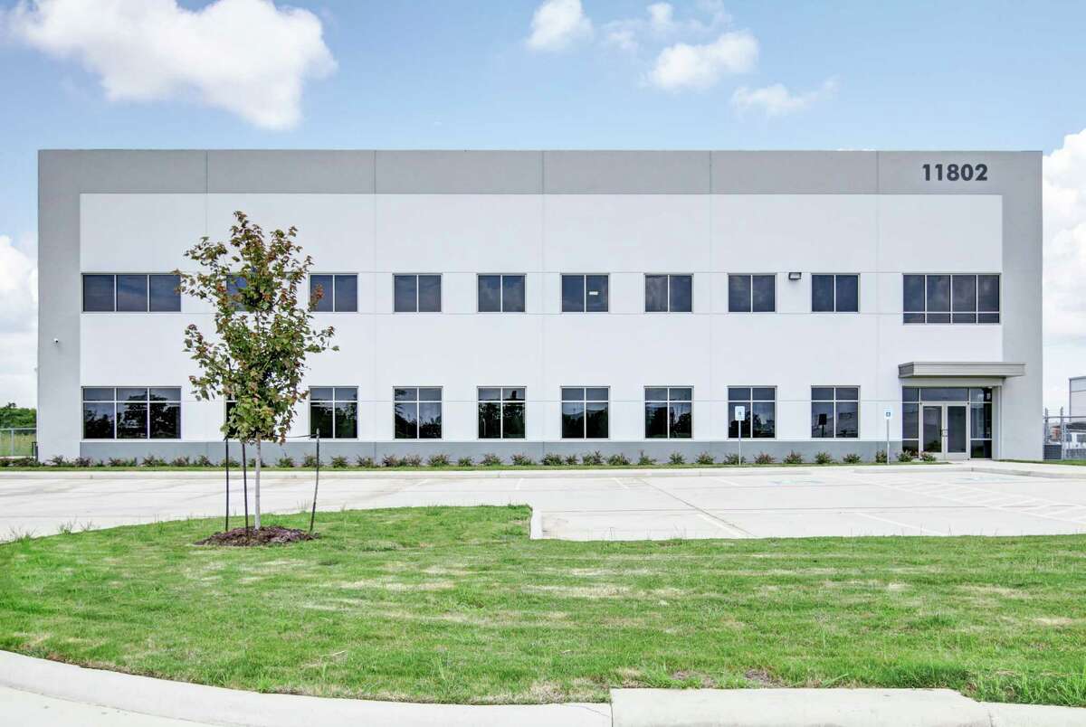 Vigavi Realty has completed a 36,000-square-foot build-to-suit manufacturing building at Fairmont Industrial Center, 11802 Fairmont Parkway, La Porte. HydroTex, a Chicago-based pump systems and engineering services firm, owns and occupies the building.