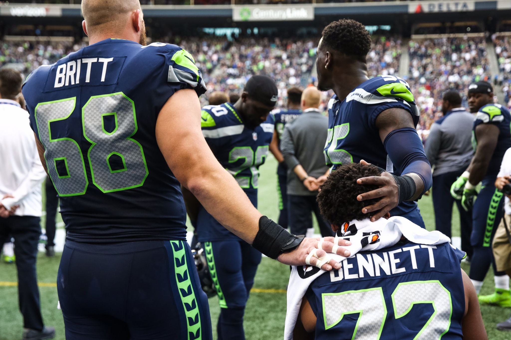 Seahawks win 48-17 in Chargers' debut game at StubHub Center