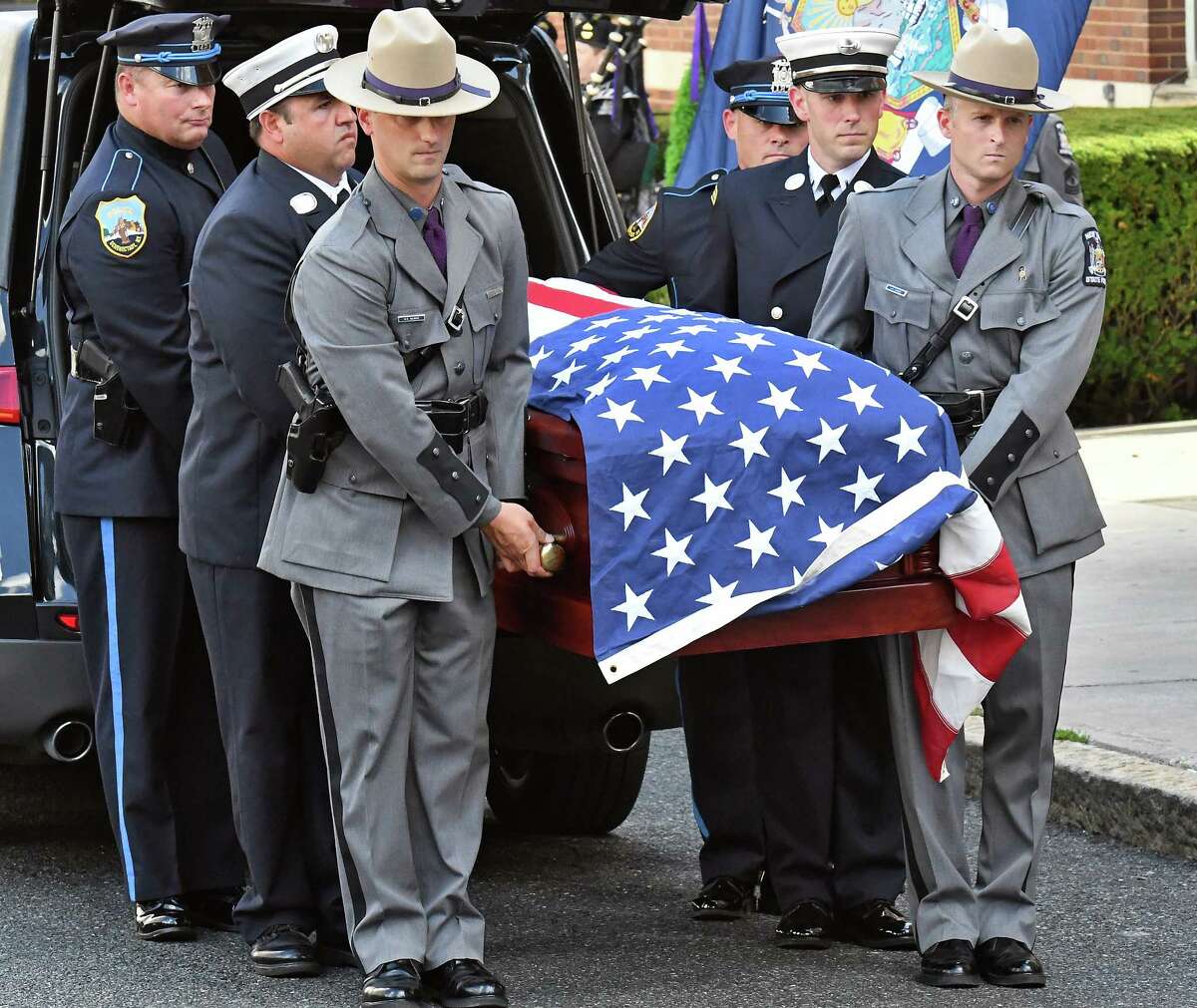 Funeral held for longtime lawman Bennett