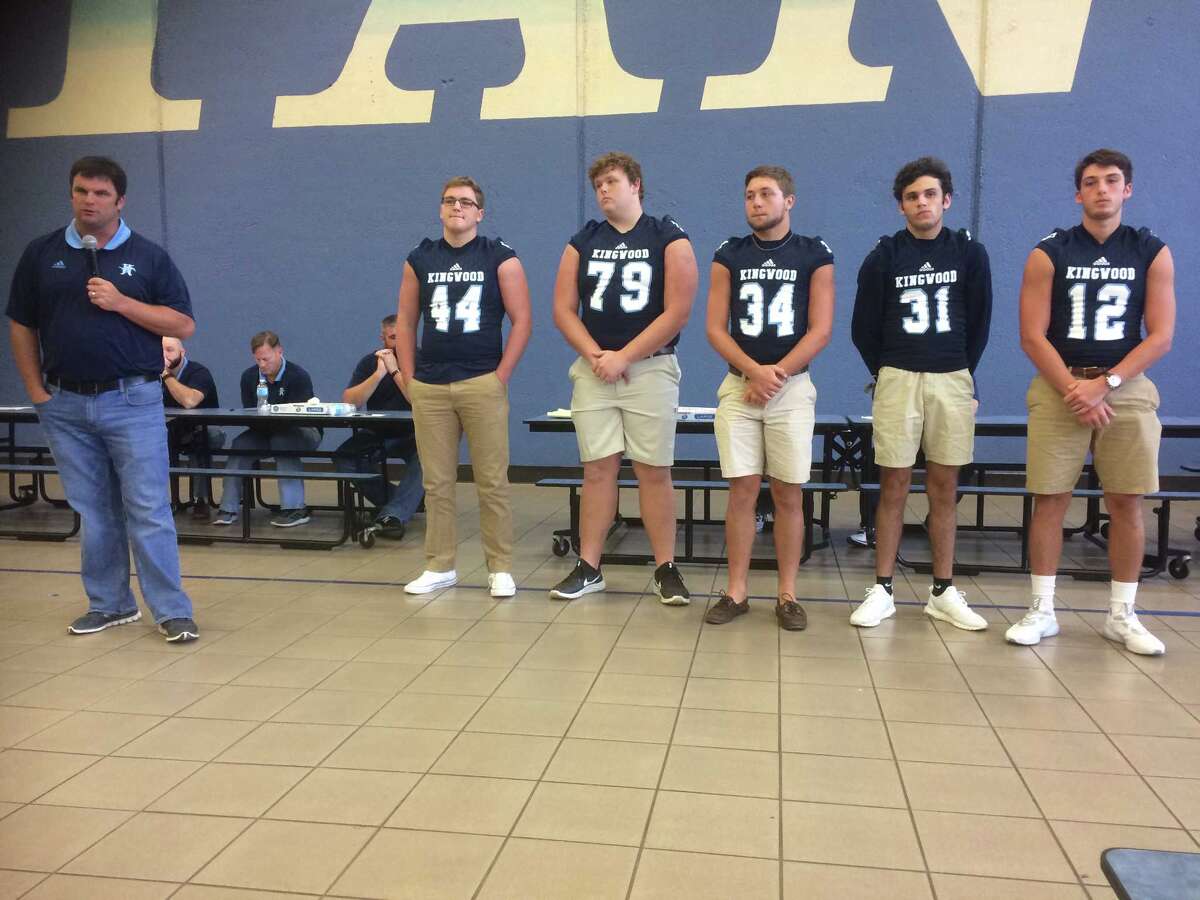 Kingwood meets the 2017 Mustangs