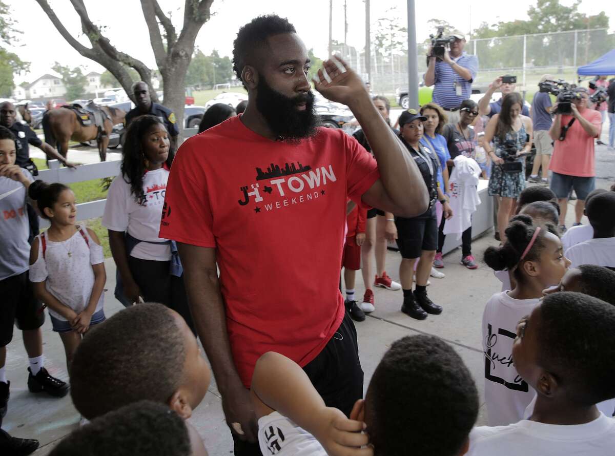 James Harden assists local kids with charity basketball tourney at Rice