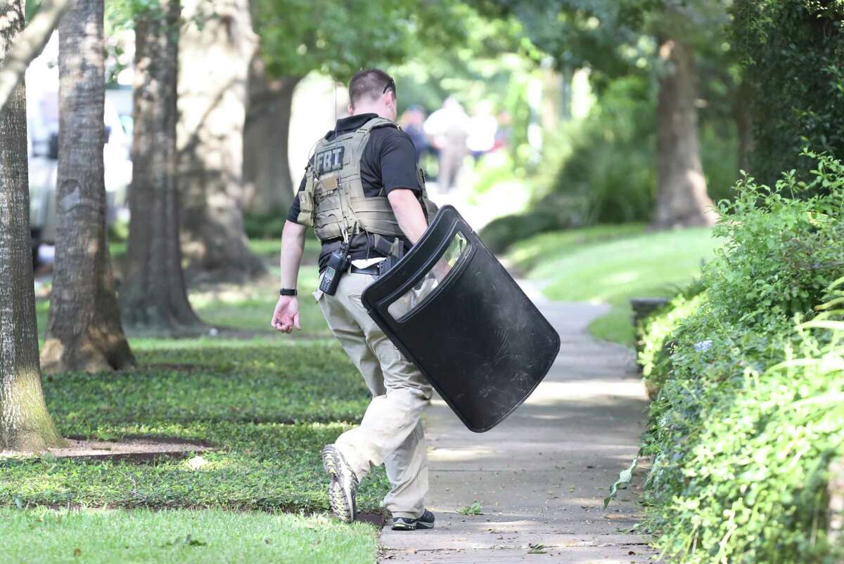 FBI, ATF, Houston Police swarm street near Museum District