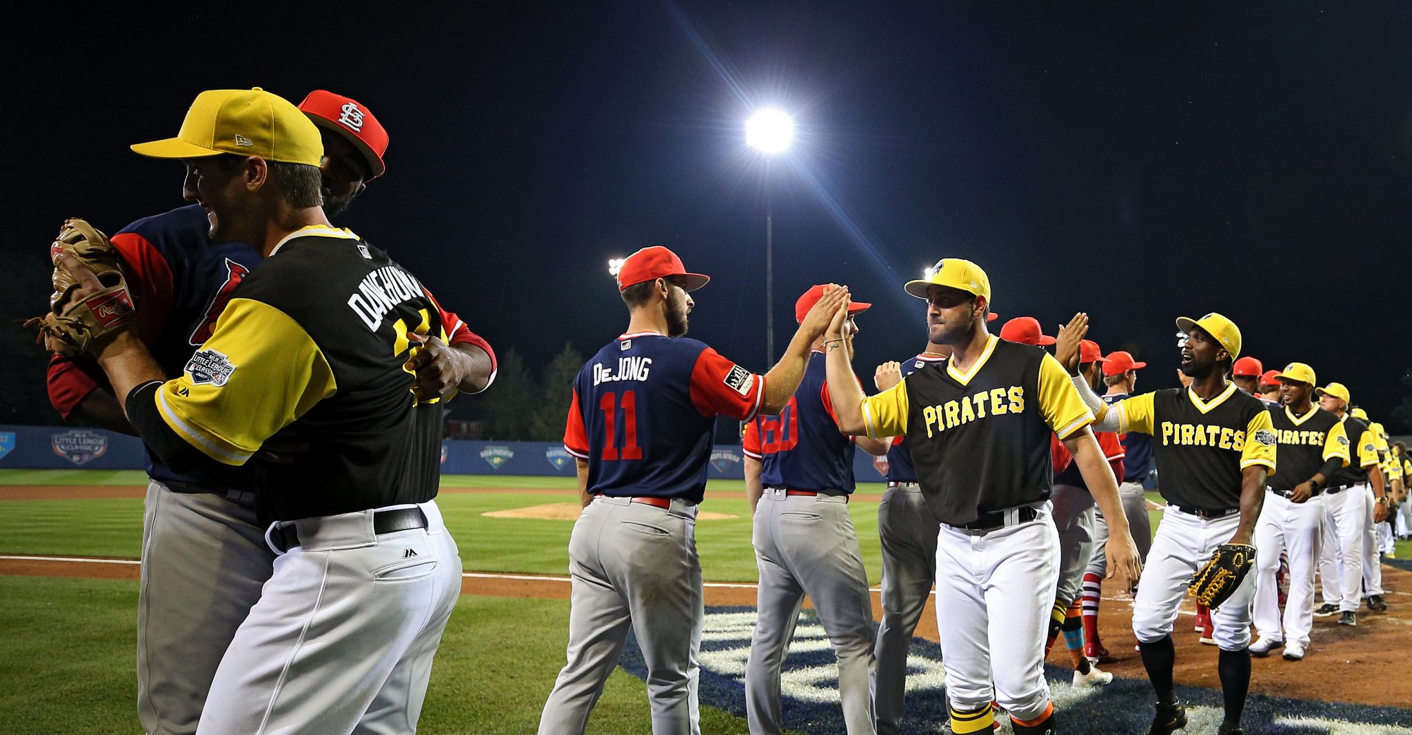 Bell powers Pirates past Cards 6-3 in Little League Classic