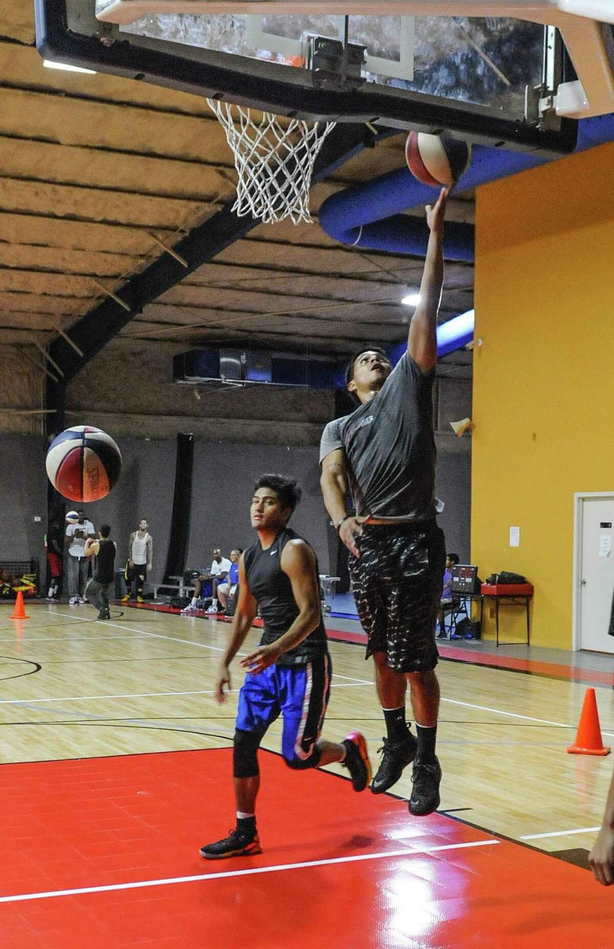 Swarm hold local tryout, introduce new coach