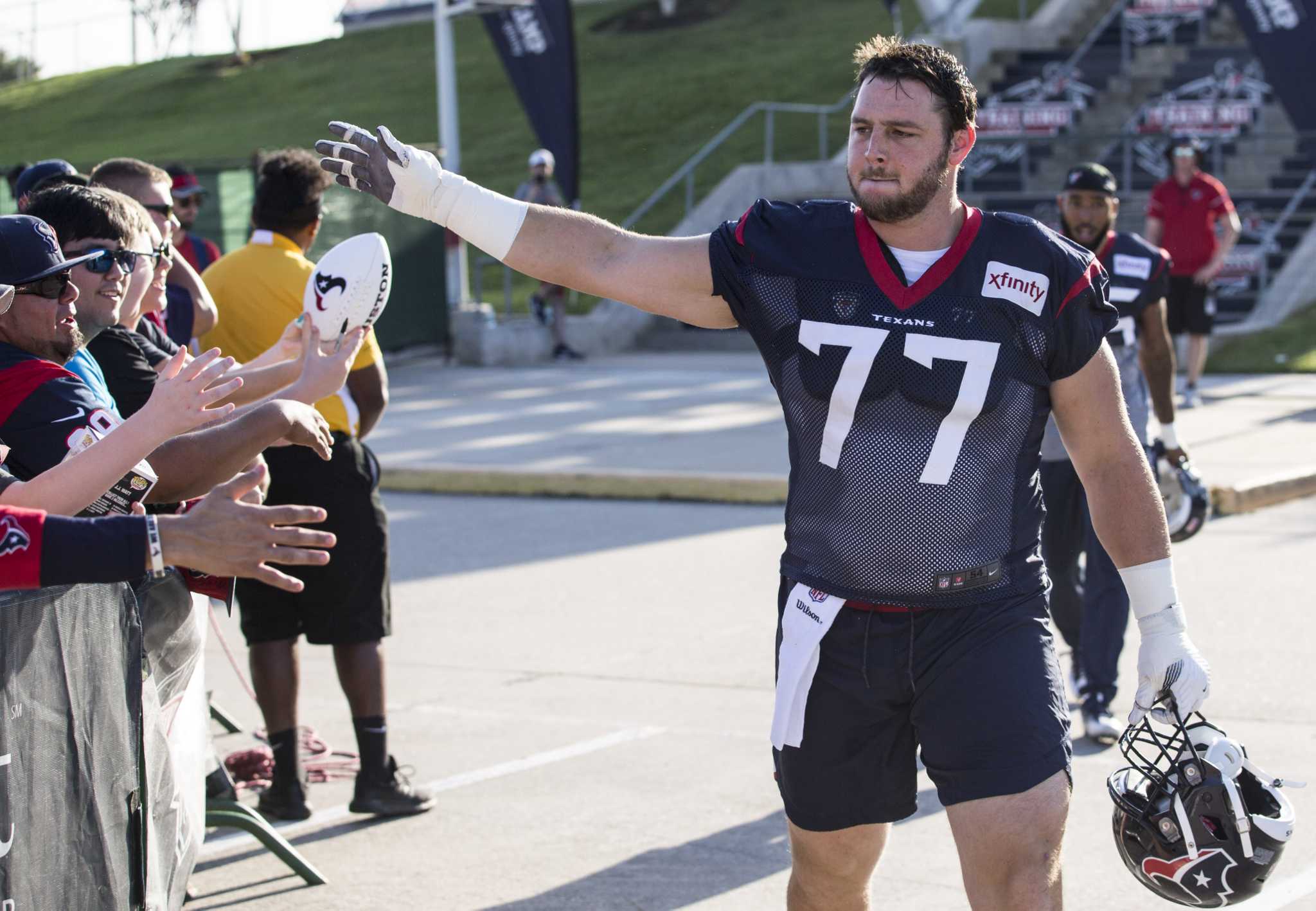 Tennessee Titans offensive tackle David Quessenberry (72) plays