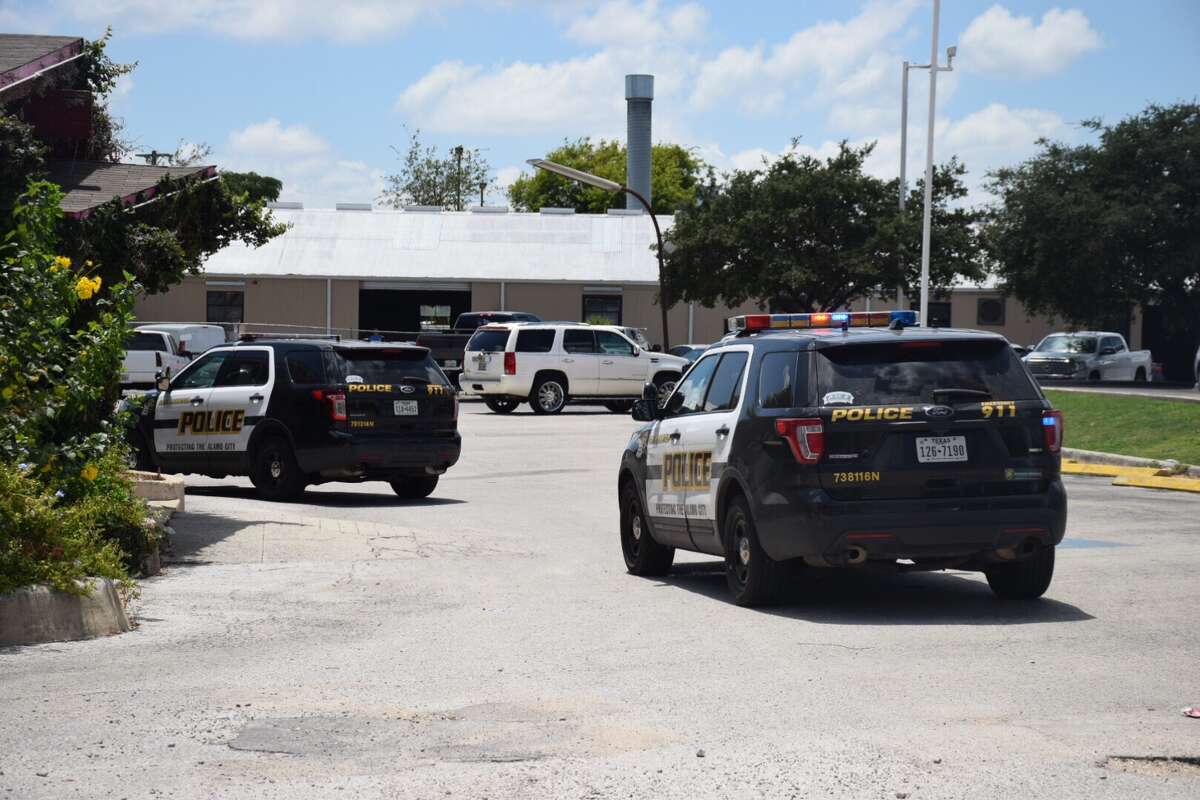 SAPD Two men armed with knife, stick fought over woman at