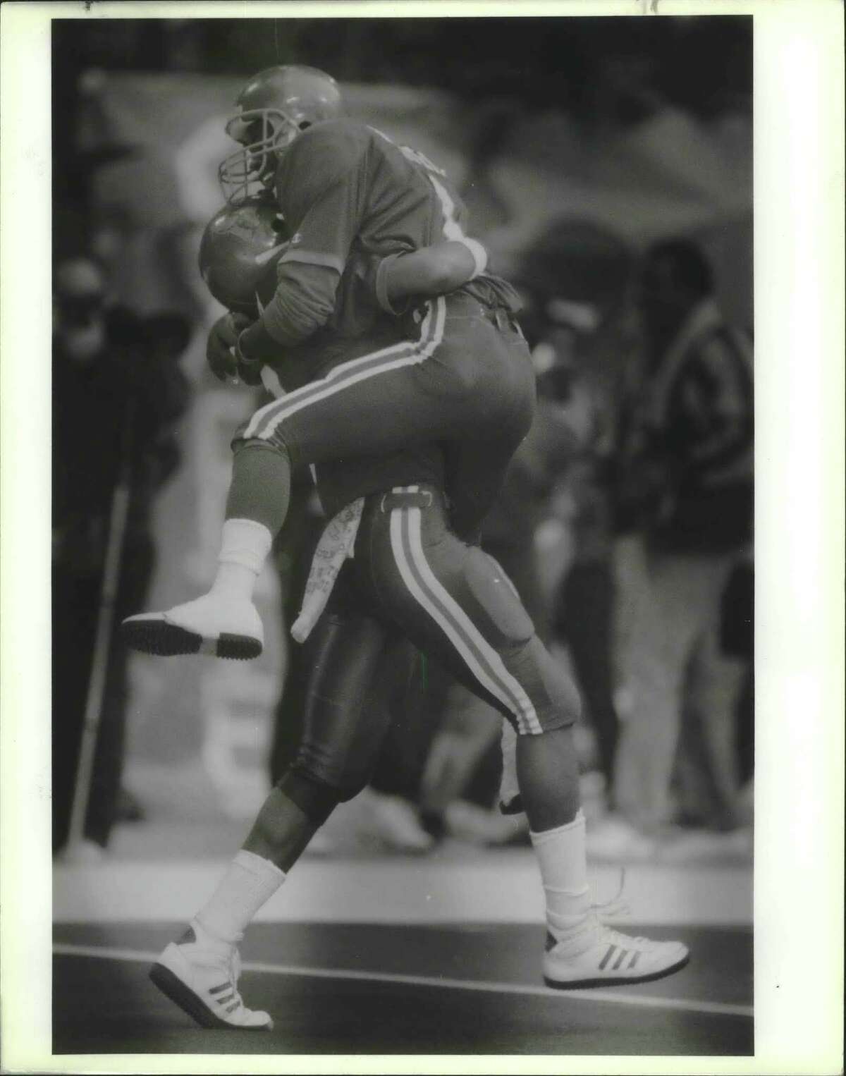 High school debate: Would 1985 Houston Yates beat 1988 Dallas Carter?
