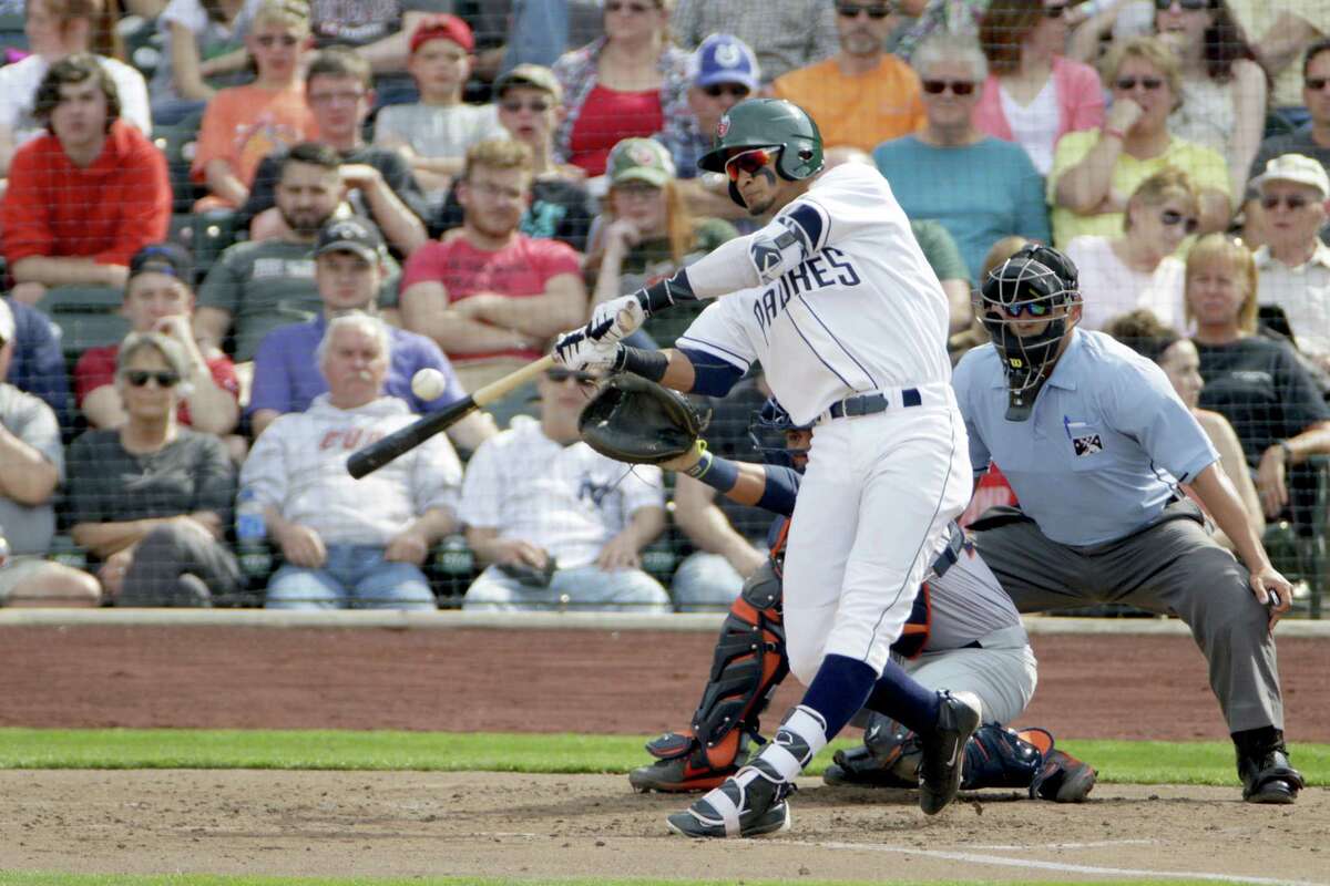 Fernando Tatis Jr. and his dad on Tatis' debut