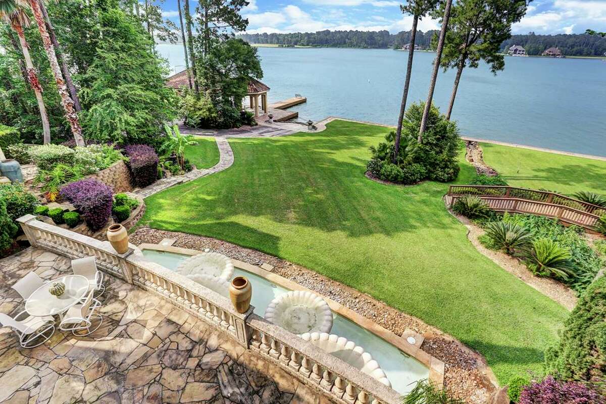 lake conroe waterfront homes for sale