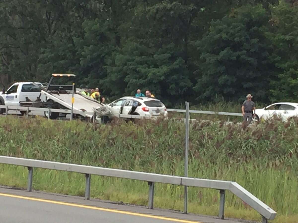 Wreck briefly closes Northway lanes in Colonie
