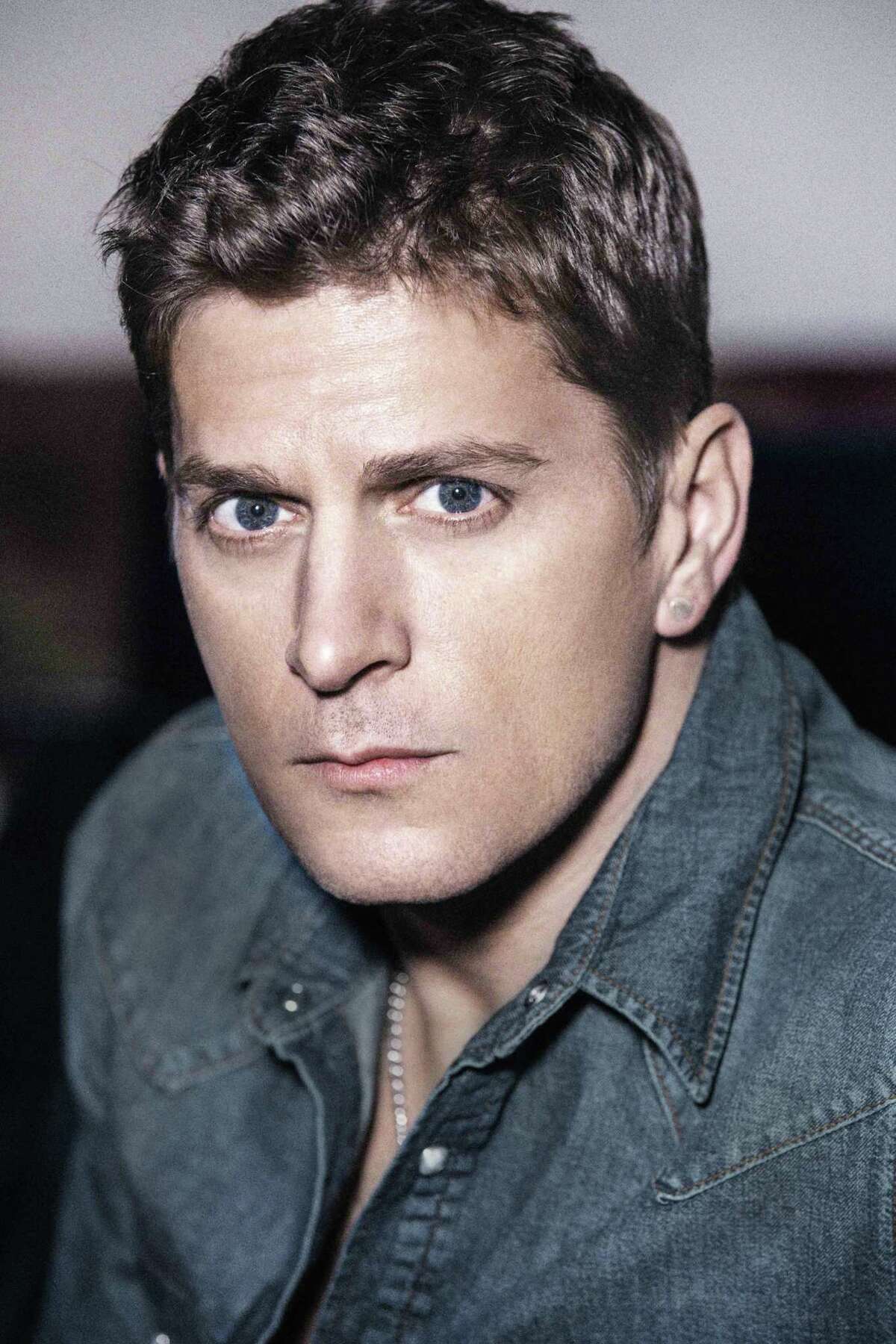 Matchbox Twenty, fronted by Rob Thomas, seen here, is touring with Counting Crows. Both bands will perform at Hartford’s Xfinity Theatre on Saturday, Sept. 2.