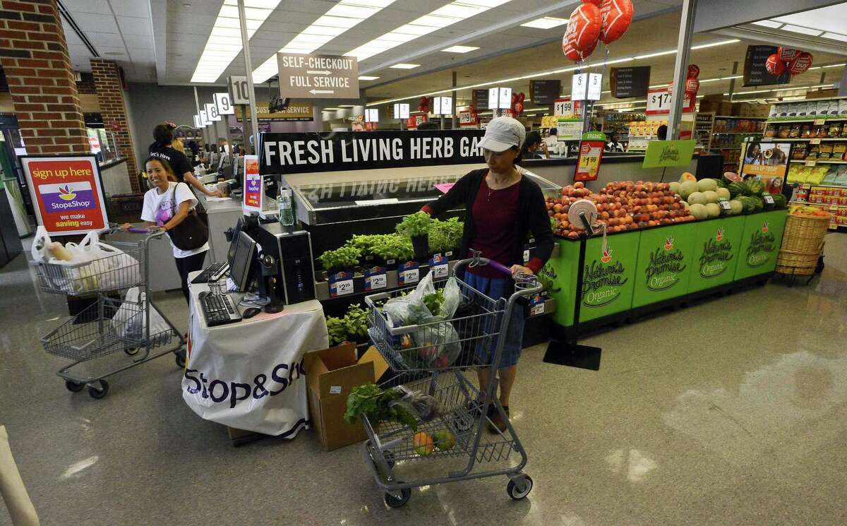 Renovated Greenwich Stop & Shop reopens, expands healthy offerings