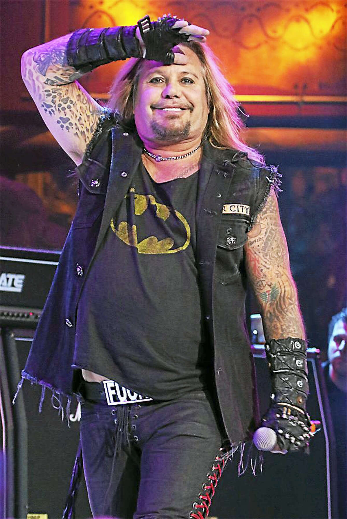 Photo by John Atashian Singer and musician, Vince Neil, best known as the lead vocalist of the heavy metal band Mötley Crüe, looks out at his fans that packed the Wolf Den Lounge inside of the Mohegan Sun Casino on Saturday Jan. 28. The show was a night filled with Motley Crue’s biggest hits that thrilled the large crowd that gathered around the Wolf Den Lounge. For more information on upcoming free performances in the Wolf Den, visit www.mohegansun.com