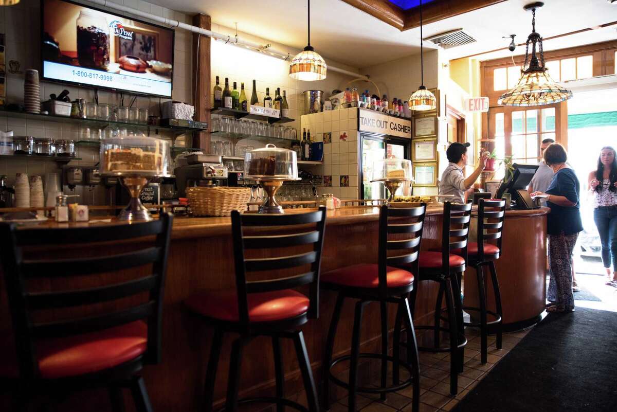 Putnam Restaurant in Greenwich thrives on the Gold Coast