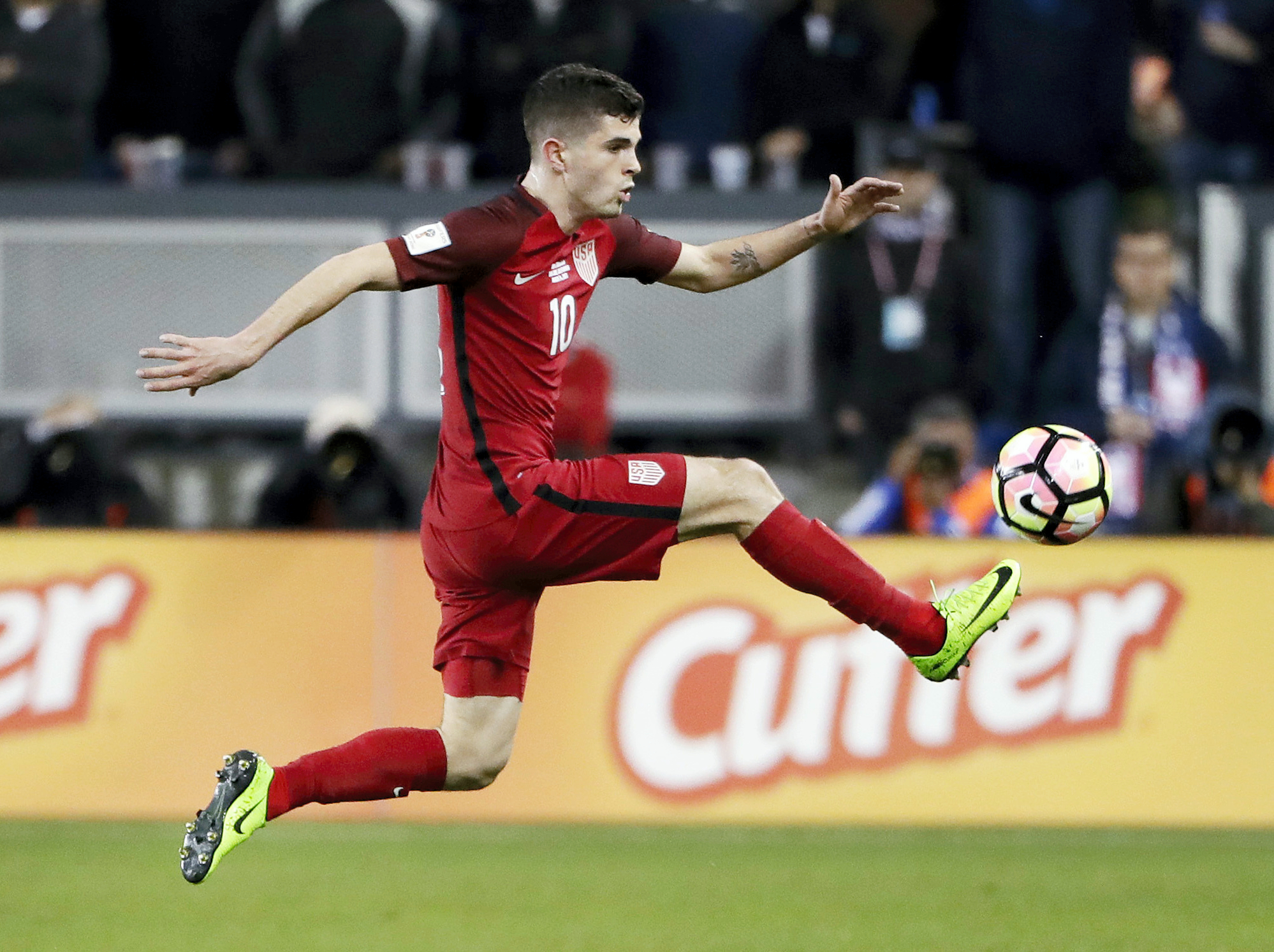 Christian Pulisic becomes heartbeat of US men's soccer team at age 18
