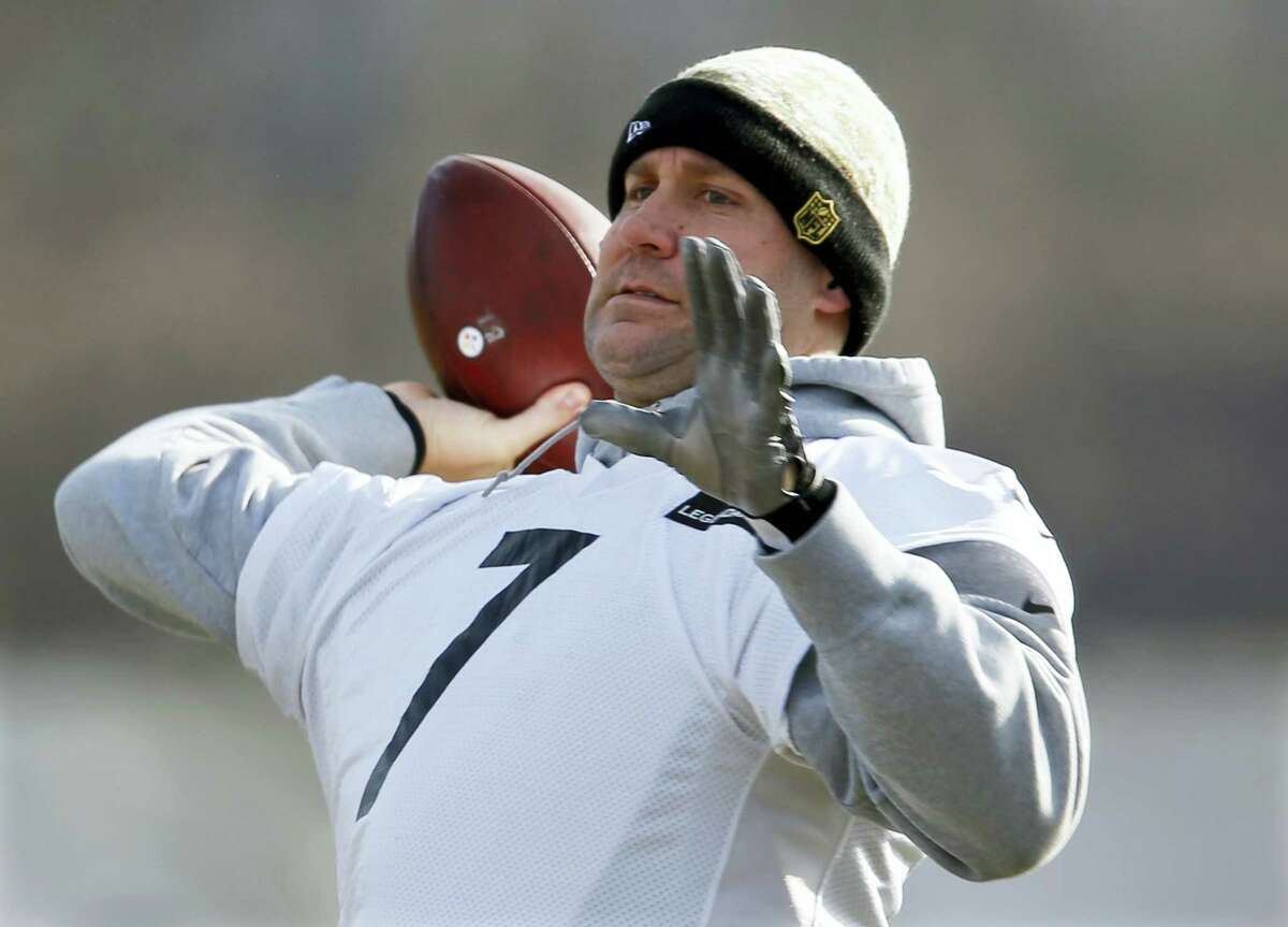 Steelers quarterback Ben Roethlisberger throws during a recent practice.