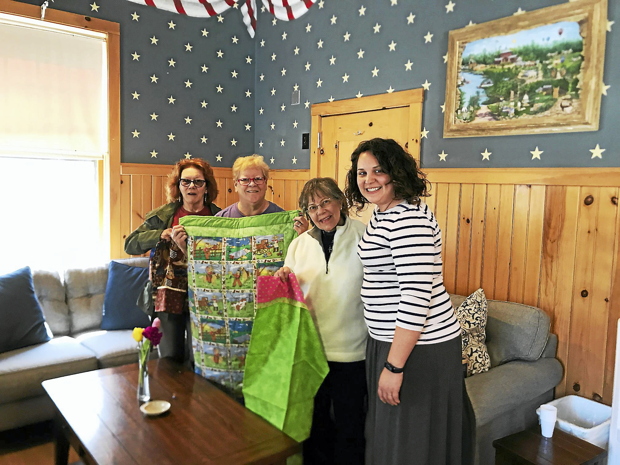 Hearthside Quilters Guild Donate Quilts Pillowcases To Hole In The Wall Gang Camp The Register Citizen