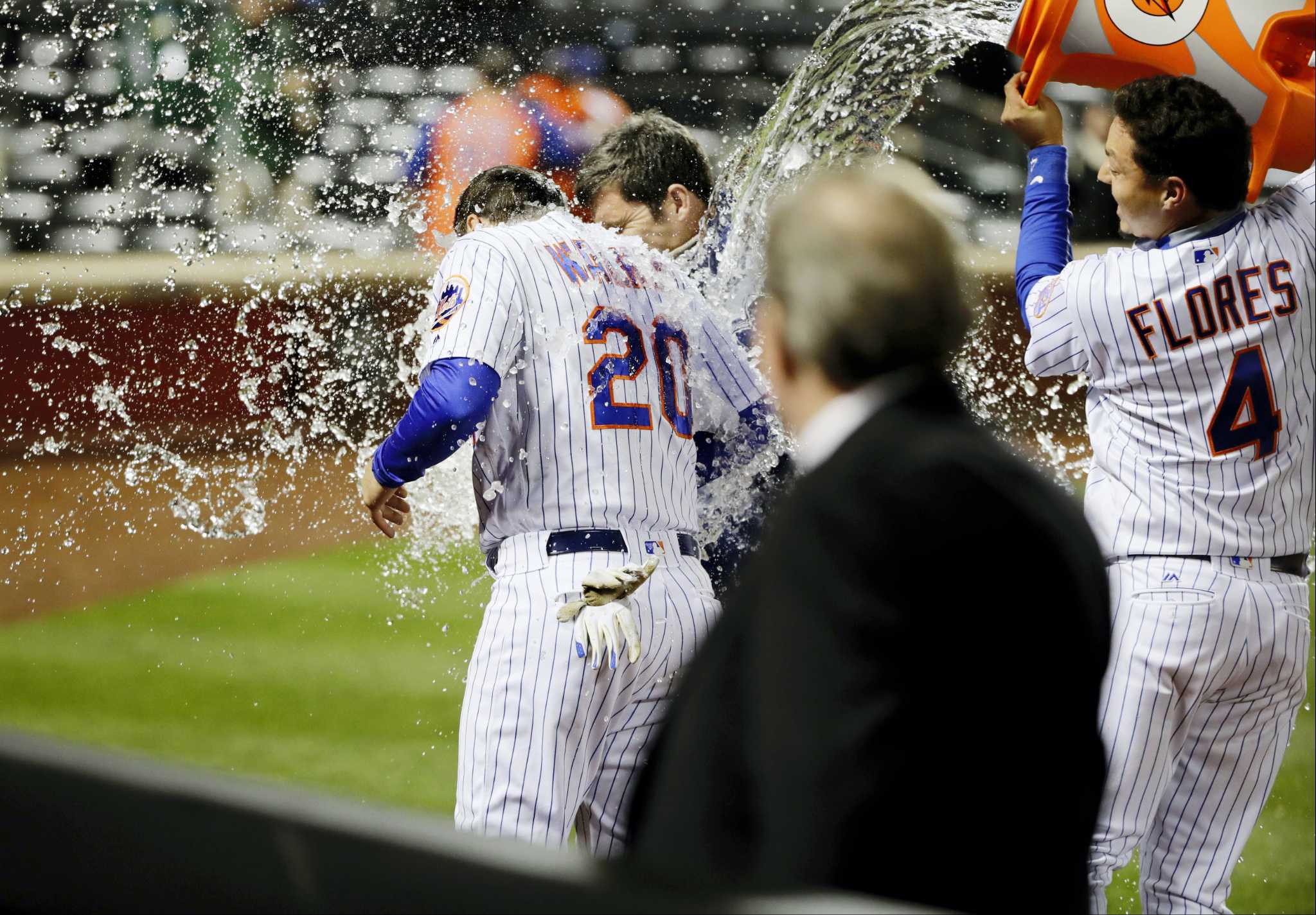 Buster Posey's walk-off homer lifts Giants past Dodgers