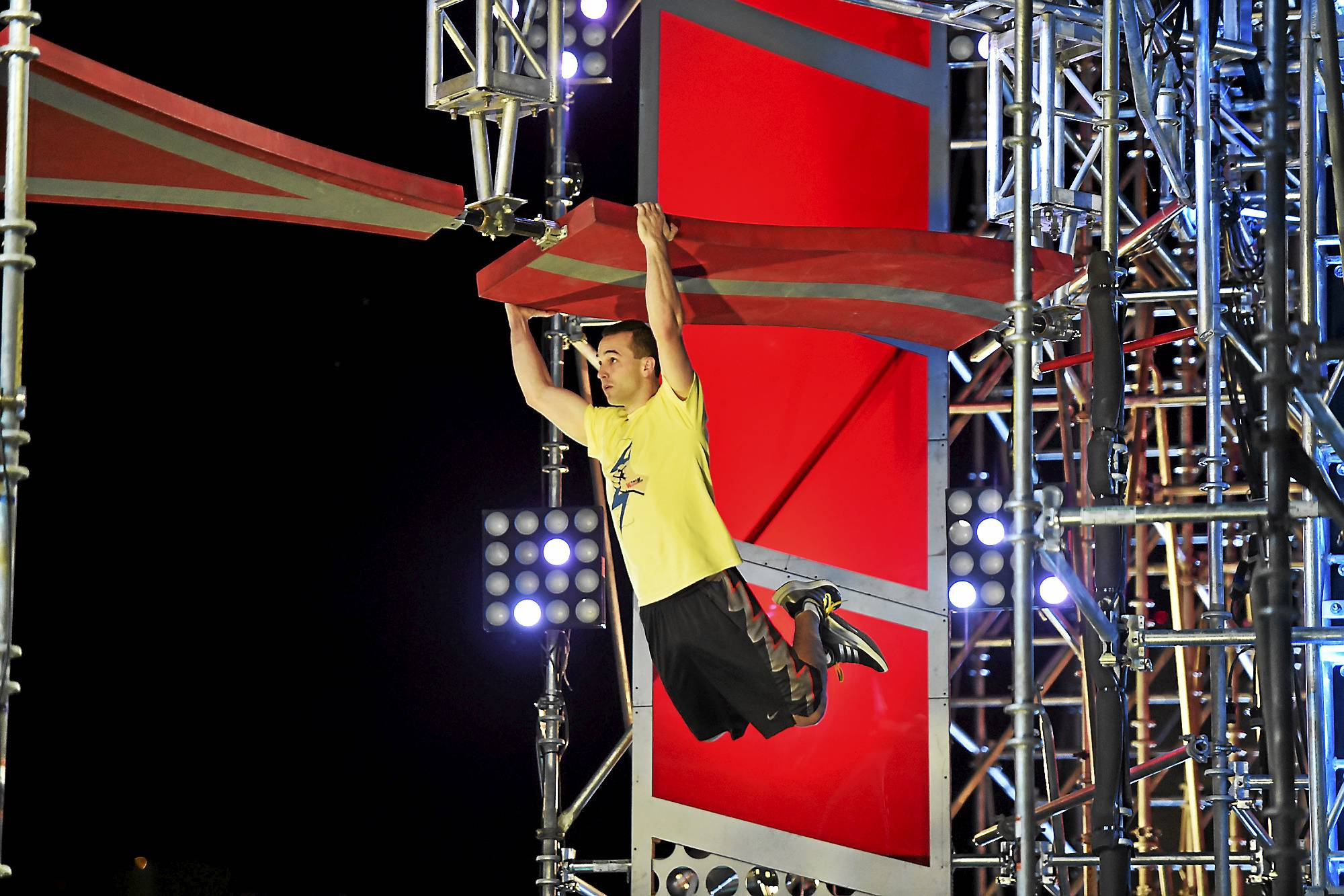 American ninja warrior телепередача. Шоу американский ниндзя участники. Американский ниндзя шоу ведущие. Ведущая шоу американский ниндзя. Ninja Warrior France.