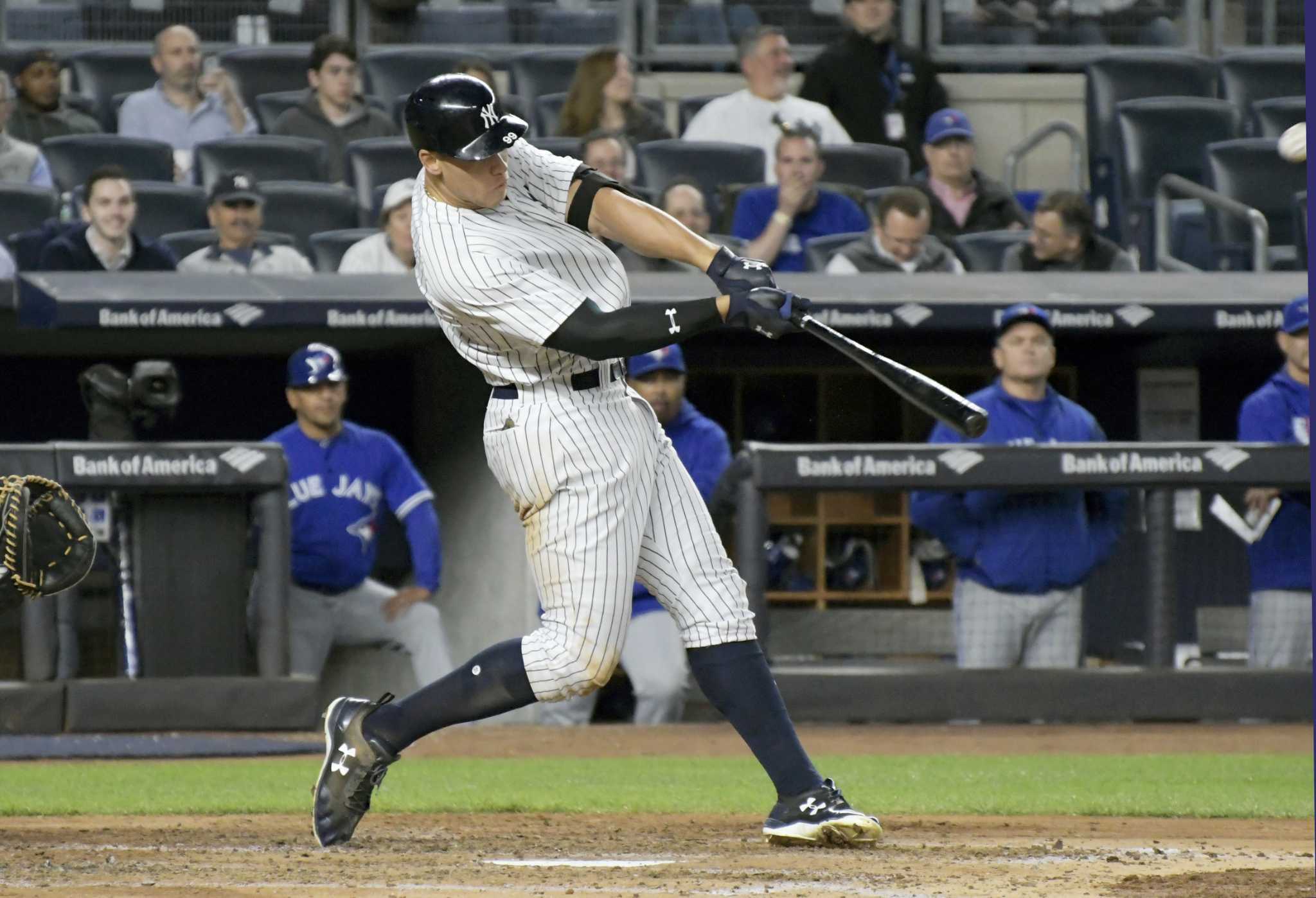 Yankees rally past Blue Jays